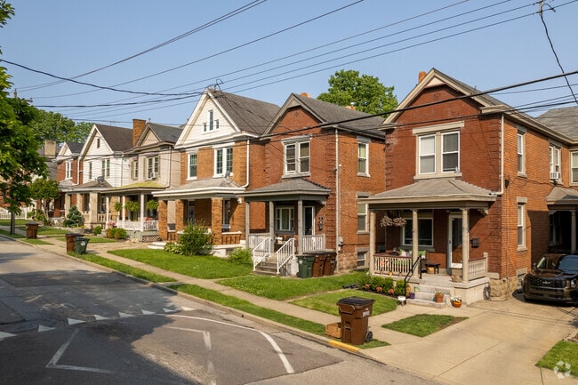 Because of Newport's age, rows of early 20th-century homes appear throughout the city.