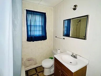 Foto del edificio - 1604 E 9th St