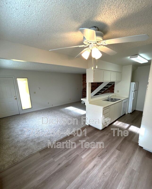 Building Photo - 5020 Catalina Dr