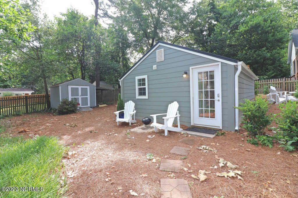 325 E Vermont Ave Unit A, Southern Pines, NC 28387 Room for Rent in