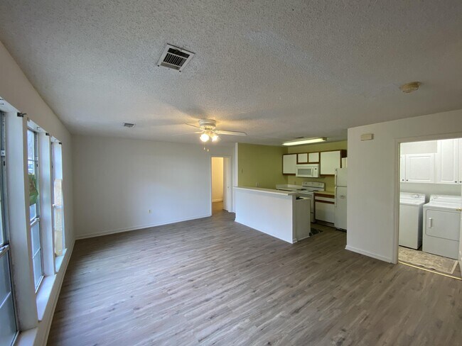 Building Photo - 155 Anderson Hwy