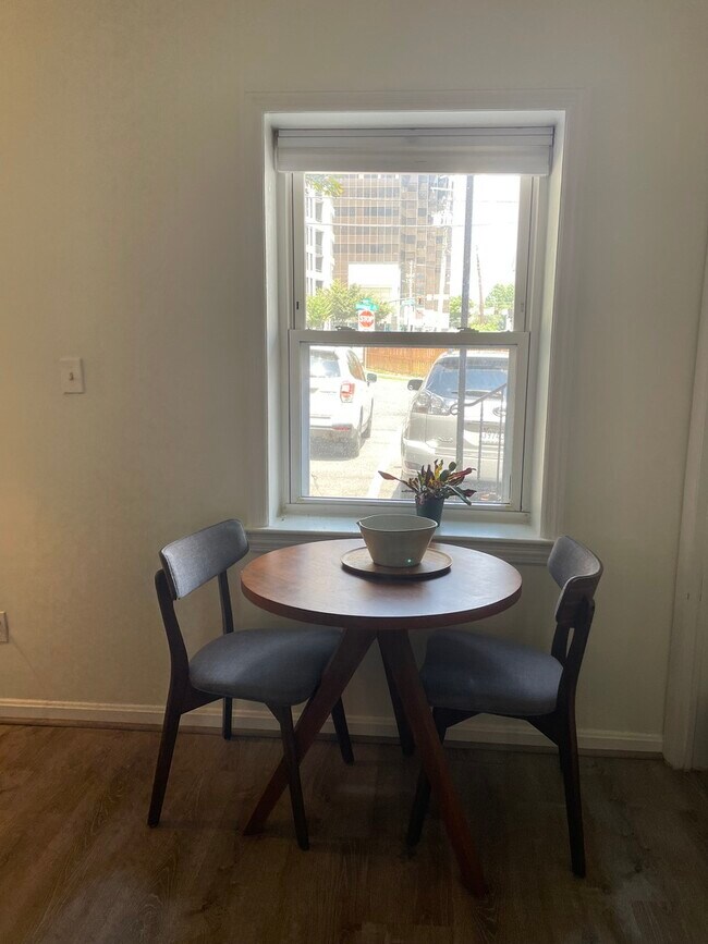 Foto del edificio - 7036 Strathmore St