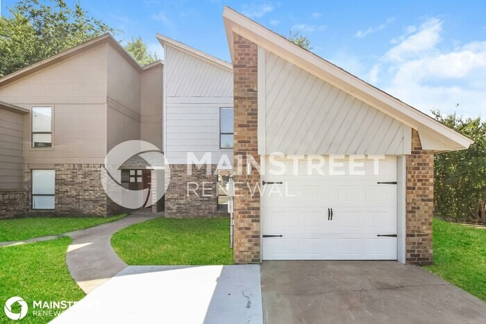 Foto principal - 1102 Swan Lake Rd, Edmond, OK 73003