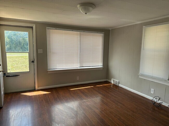 Building Photo - 3 Bedroom/ 1 Bath Home in Walkertown