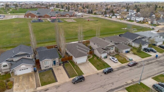 Building Photo - 1114 24 Av