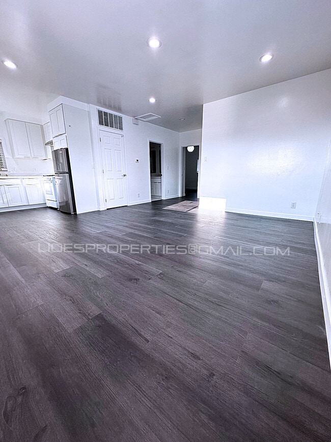 Living room - 2417 14th Ave S