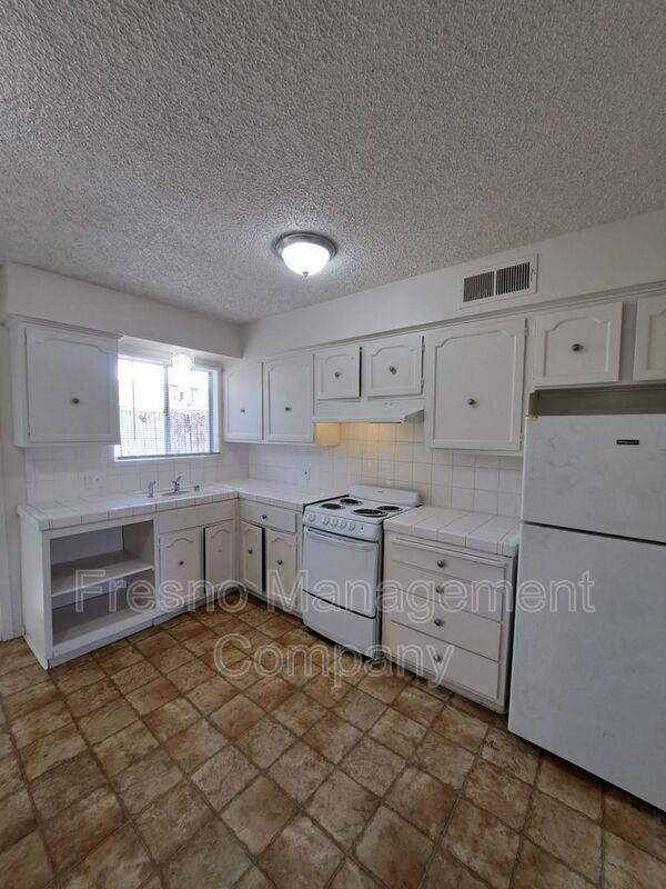 Foto del edificio - 3051 N West Ave