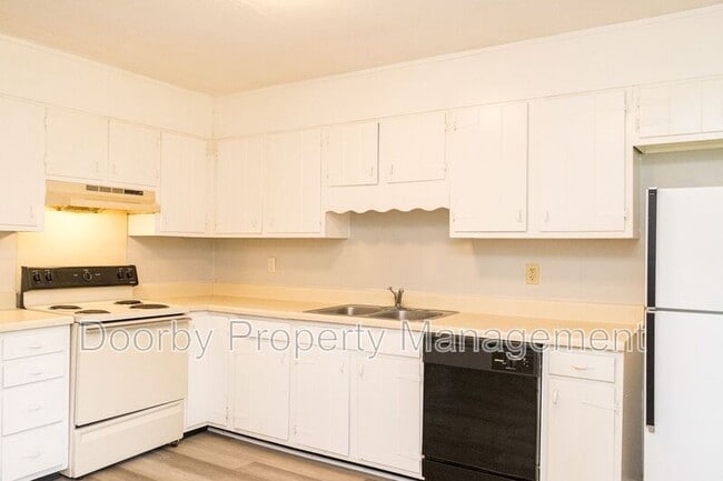 Building Photo - 5038 Cameron Ln