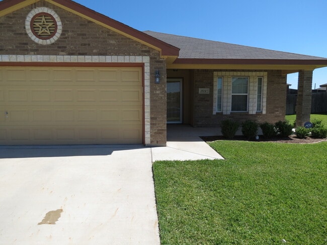 Building Photo - Gorgeous 3 bedroom 2 bath home in desired ...