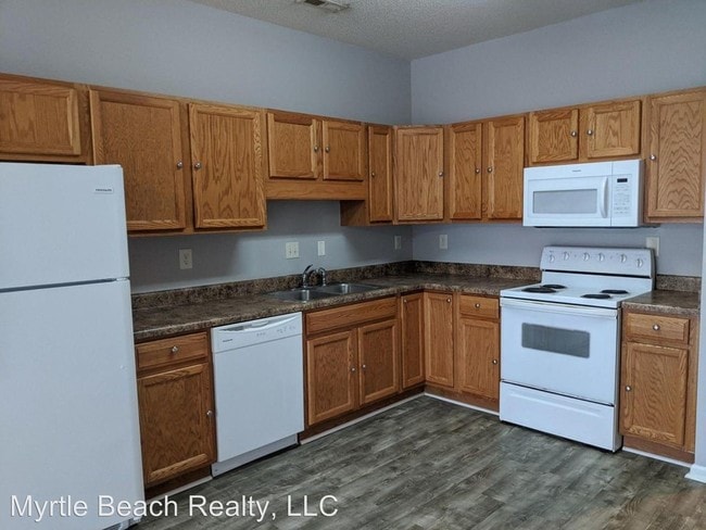 Building Photo - 3 br, 2.5 bath House - 604 Beach Walk Place
