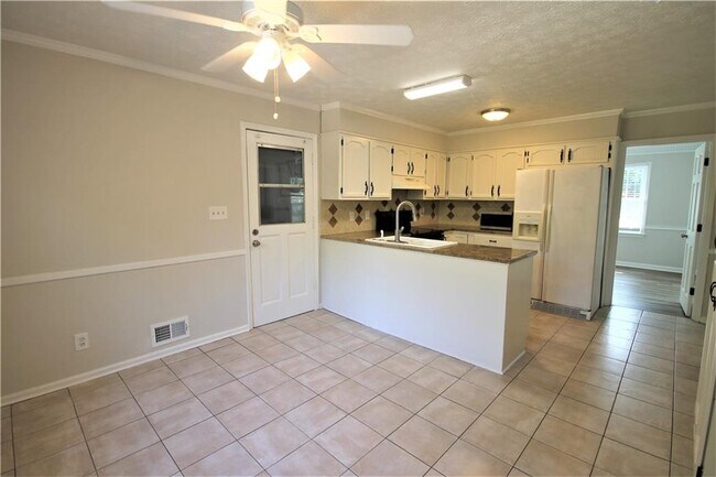 Building Photo - 4865 Chamblee Tucker Rd