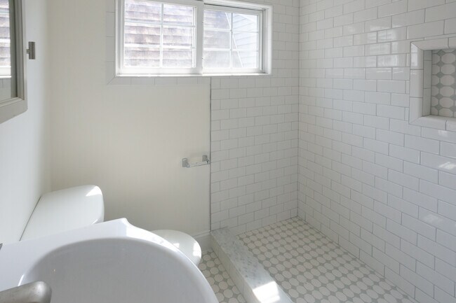 Foto del edificio - 219 6th Ave W