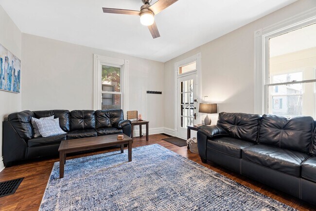 Foto del edificio - 374 E Whittier St