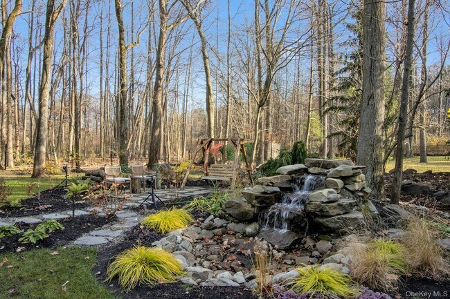 Foto del edificio - 129 Washington Spg Rd