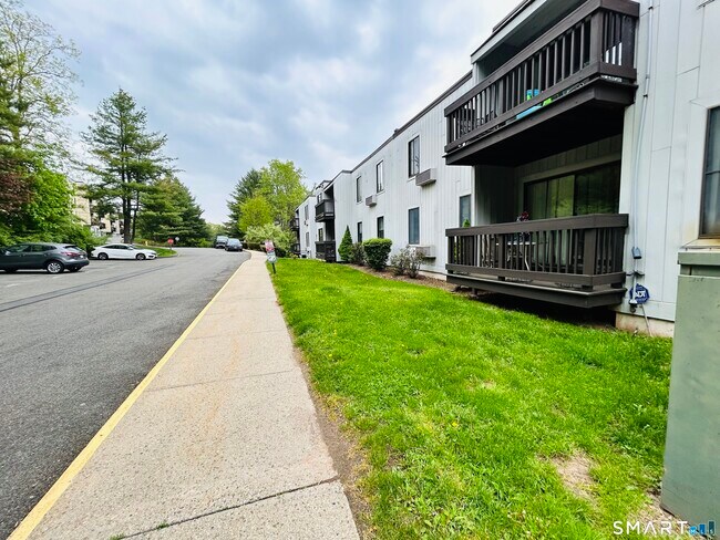 Foto del edificio - 175 Mill Pond Rd