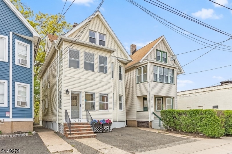 Primary Photo - 70 N Willow St