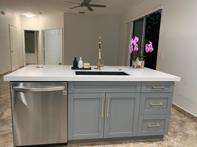 Foto del edificio - 1530 SW 193rd Terrace