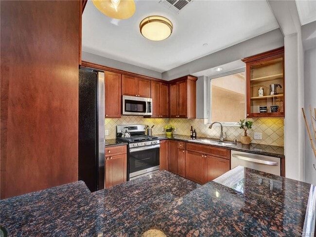 Building Photo - 11280 La Maida St