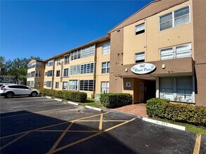 Building Photo - 160 Royal Palm Rd