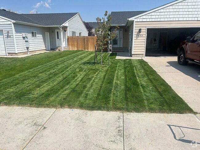 Building Photo - 1033 Boswell Dr