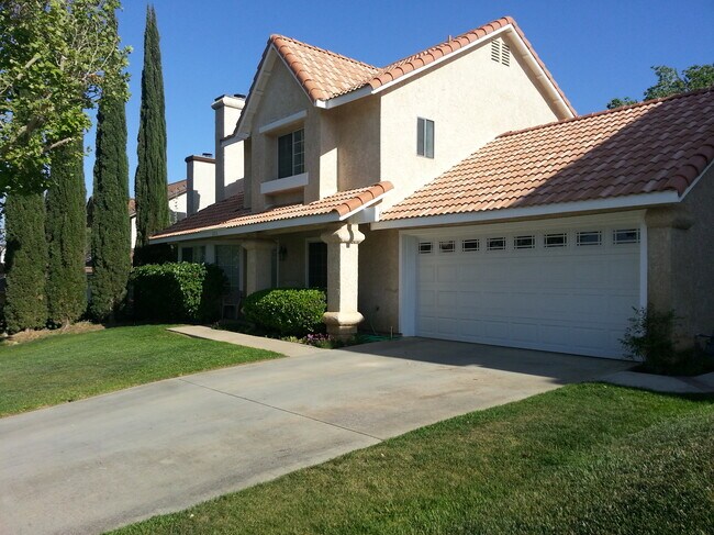 Building Photo - 3216 Twincreek Ave