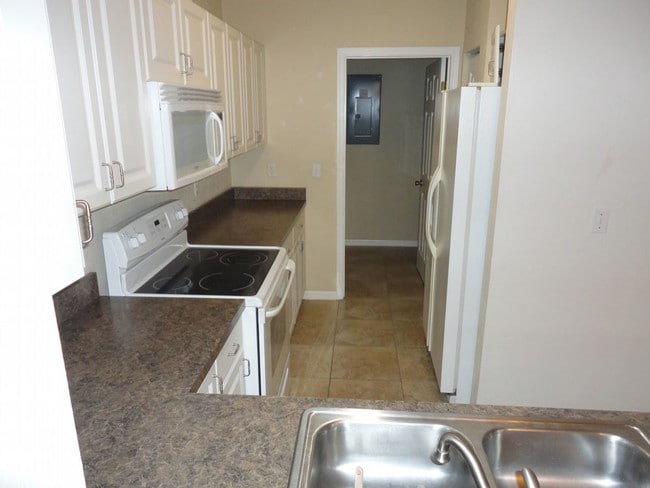 Building Photo - 289 SW 145th Dr