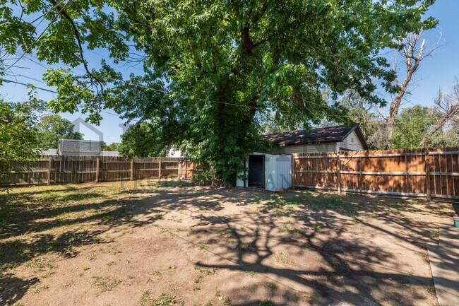 Foto del edificio - 617 N Clara St