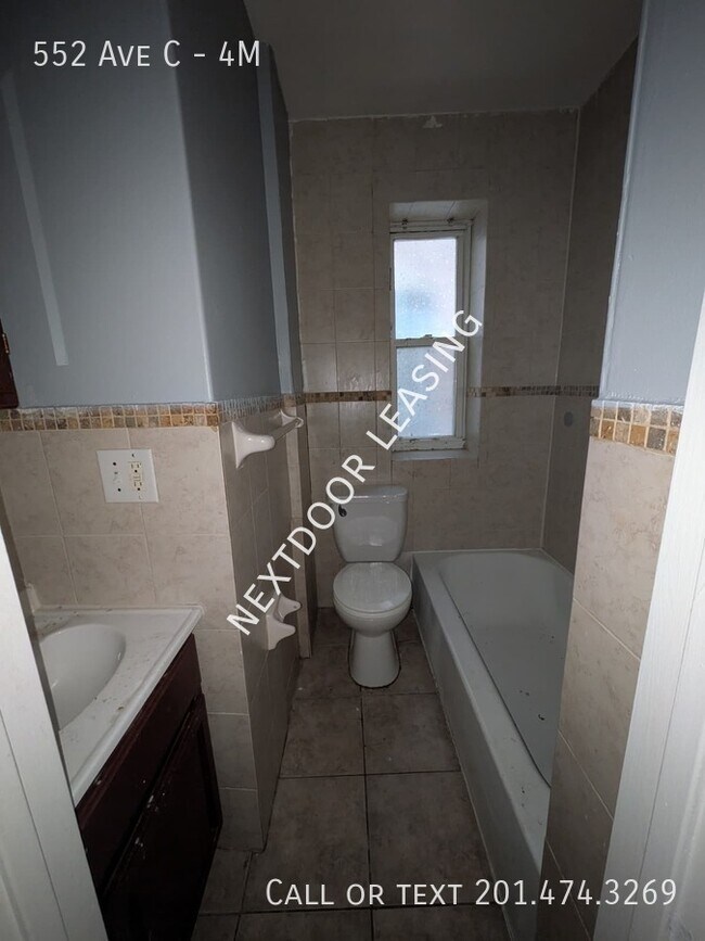 Building Photo - 552 Avenue C