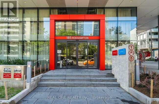Building Photo - 185 Roehampton Ave