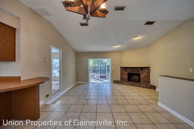 Foto del edificio - 2 br, 1 bath House - 2447 NW 54th Blvd