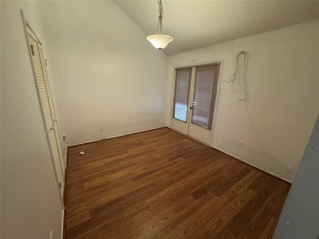 Foto del edificio - 5842 Sampley Way