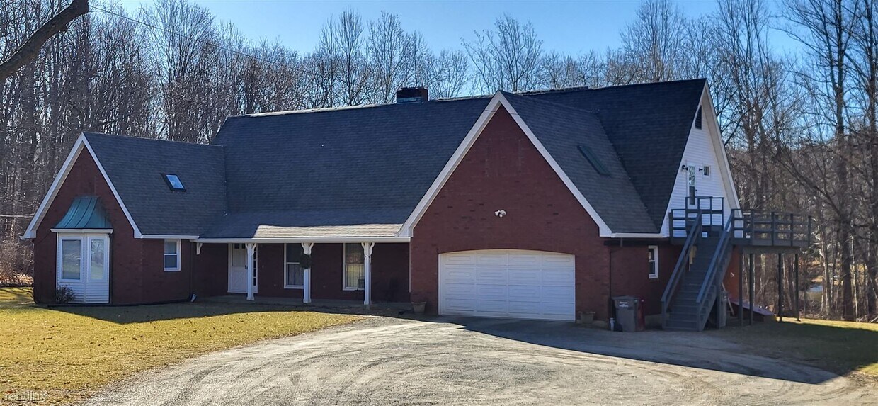 1 br, 1 bath House 105 Forest St House Rental in Naugatuck, CT