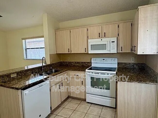 Building Photo - 2911 Woolridge Dr