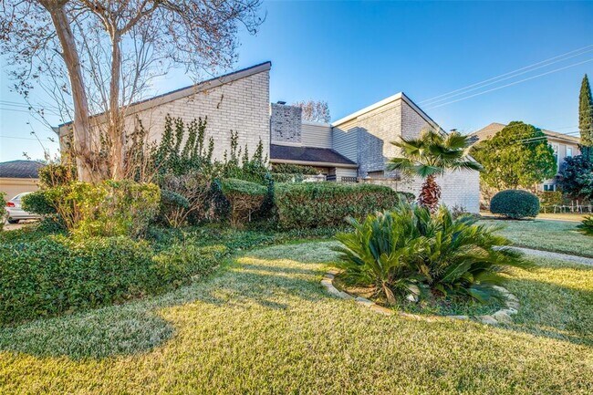 Building Photo - 7743 Portal Dr