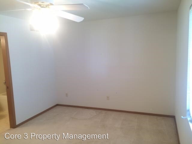 Building Photo - 28 Fetzer Ct