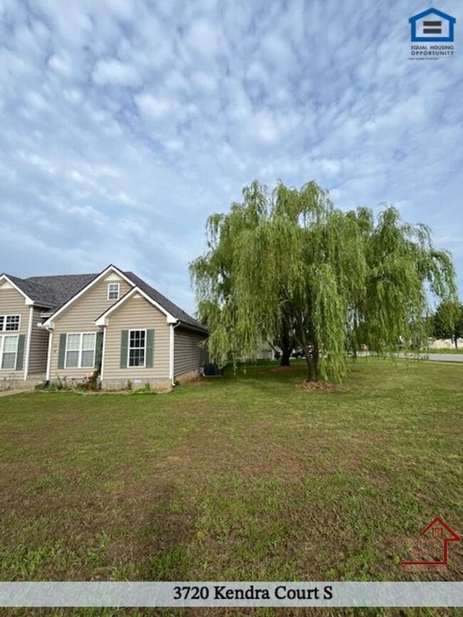 Building Photo - 3720 Kendra Ct S
