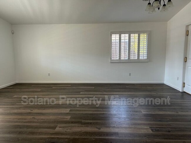 Foto del edificio - 542 Fiesta Ct