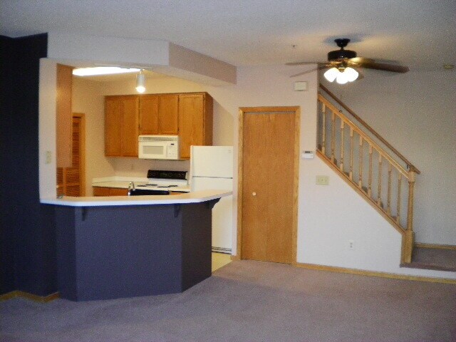 Building Photo - 8789 Branson Dr
