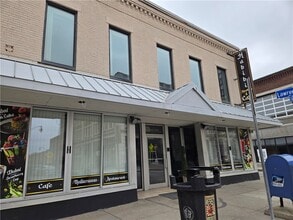 Building Photo - 320 East Ave