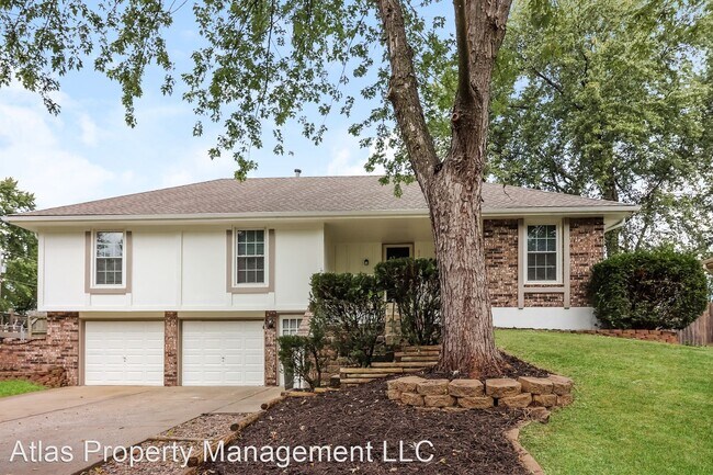 Foto del edificio - 3 br, 3 bath House - 8202 E 166th St