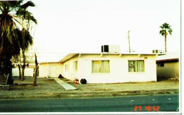 Building Photo - 2215 Stewart Ave