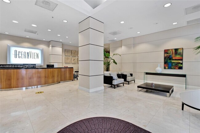 Foto del edificio - 19380 Collins Ave