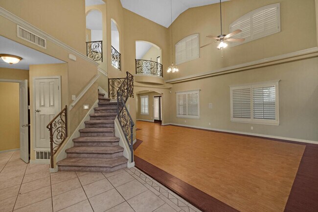 Building Photo - 1561 Via Appia St
