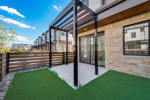 Foto del edificio - 831 Cavitt Ct