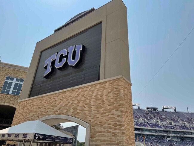 Foto del edificio - 3624 W Biddison St