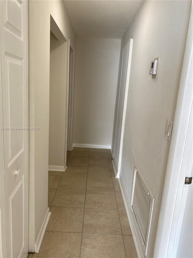 Foto del edificio - 543 SW 61st Terrace