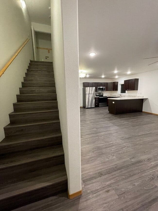 Building Photo - War Eagle Ct. (2690)