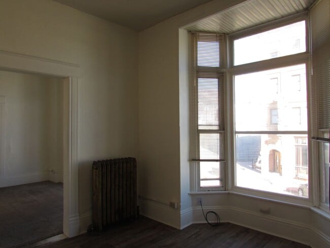 Building Photo - 318 Victor Ave