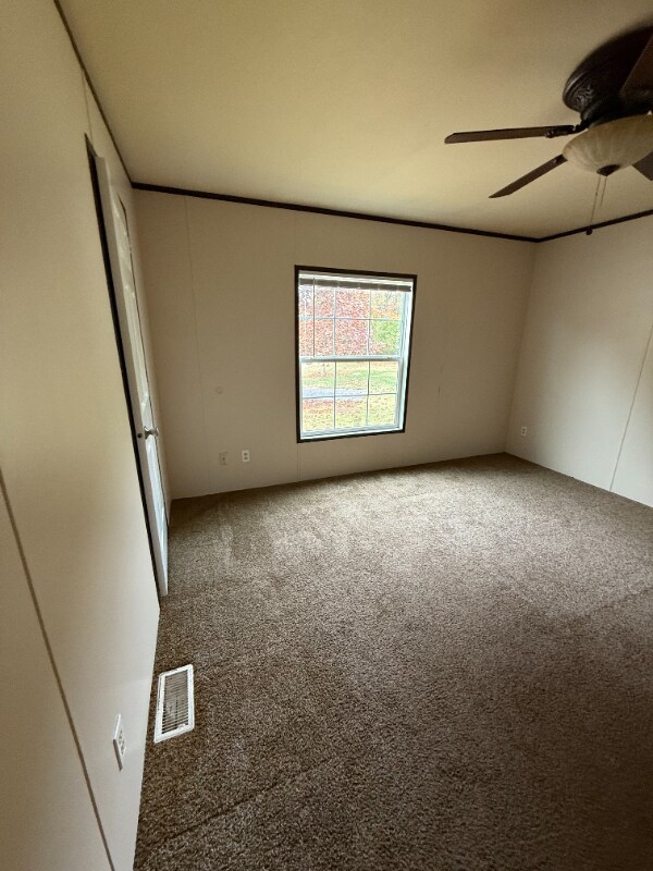 Foto del edificio - 367 Parker Lake Dr