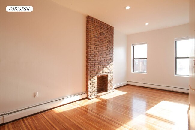 Building Photo - 707 Myrtle Ave